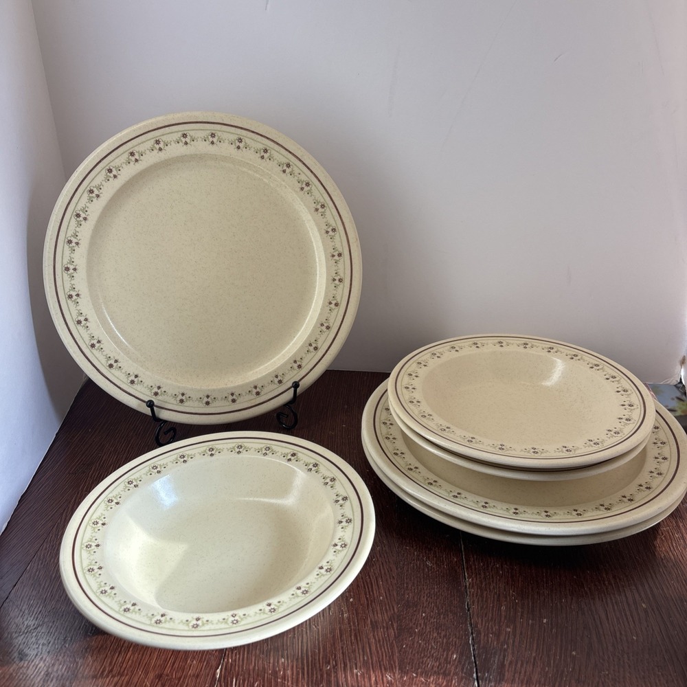 VTG USA Stoneware Floral Dinnerware Set 3 Plates 2 Bowls Speckled Cream Brown